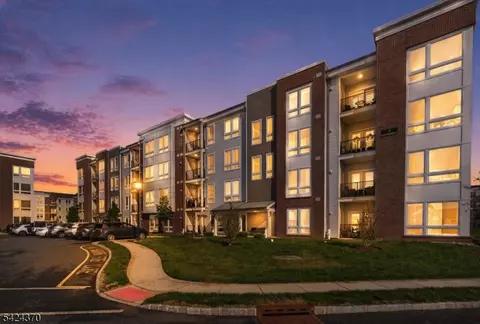 4 Vanderbilt Blvd #404, Florham Park, NJ 07932
