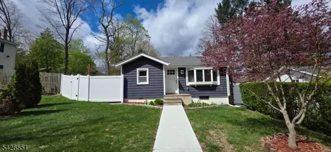 26 White Birch Trl, Stockholm, NJ 07460