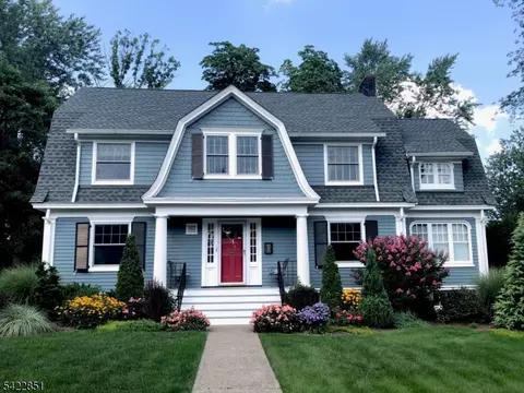 27 Maple Ter, Maplewood, NJ 07040