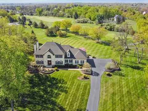 2 Fairway Dr, Whitehouse Station, NJ 08889