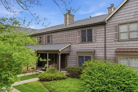 29 Oriole Dr, Hackettstown, NJ 07840