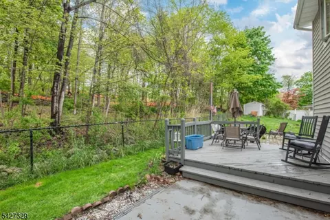 Exterior - 10 Evers Ct, Wayne, NJ 07470 photo 5 of 5