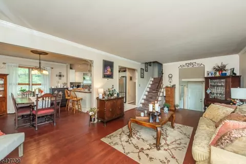 Entry Way - 10 Evers Ct, Wayne, NJ 07470 photo 1 of 2