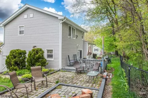 Exterior - 10 Evers Ct, Wayne, NJ 07470 photo 2 of 5