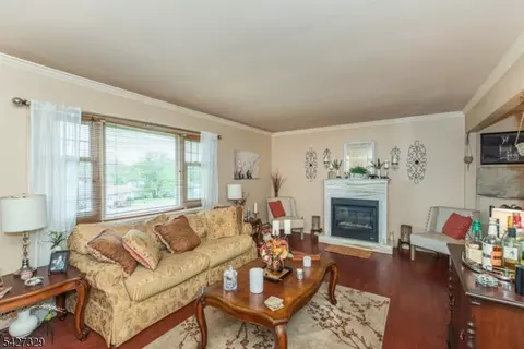 Living - 10 Evers Ct, Wayne, NJ 07470 photo 1 of 1