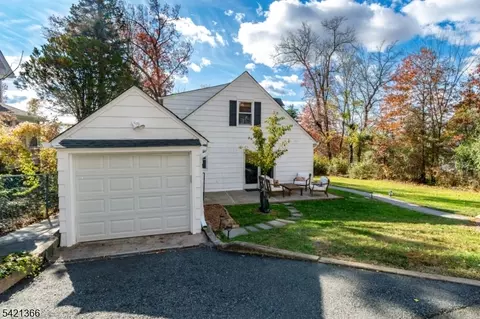 6 Cape Ct, Millburn, NJ 07041 photo 21