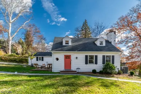 6 Cape Ct, Millburn, NJ 07041