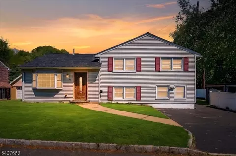 520 Oak St, Kenilworth, NJ 07033