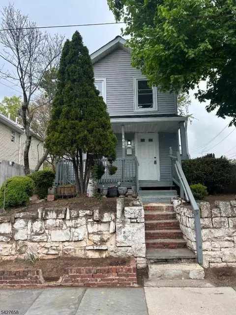 1026 W 3rd St, Plainfield, NJ 07063