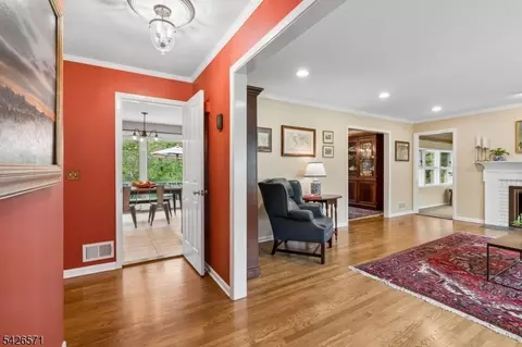 27 Hillside Ter, Summit, NJ 07901 photo 2
