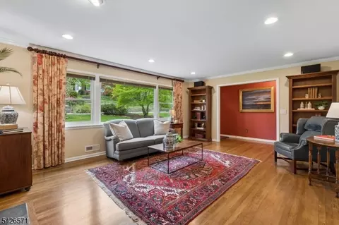 27 Hillside Ter, Summit, NJ 07901 photo 5