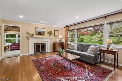 27 Hillside Ter, Summit, NJ 07901 photo 3