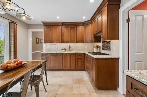 27 Hillside Ter, Summit, NJ 07901 photo 9