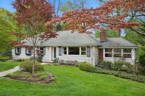 27 Hillside Ter, Summit, NJ 07901