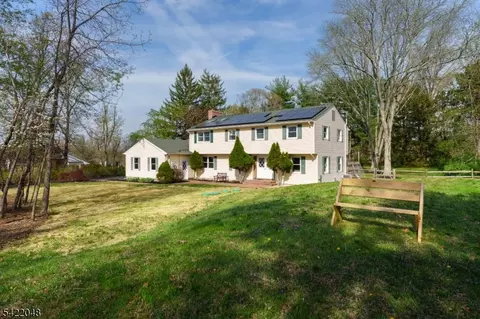 957 Cherry Hill Rd, Princeton, NJ 08540