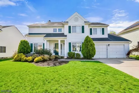 29 Fox Chase Rd, Oak Ridge, NJ 07438
