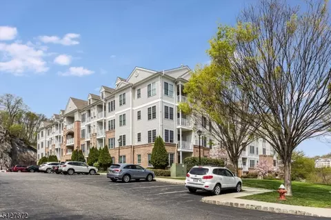 6217 Brookhaven Ct #217, Riverdale, NJ 07457
