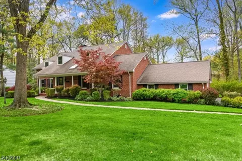 Exterior - 71 Tree Top Dr, Springfield, NJ 07081 photo 2 of 3