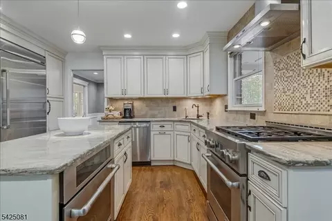 Kitchen - 71 Tree Top Dr, Springfield, NJ 07081 photo 1 of 3