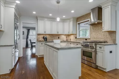 Kitchen - 71 Tree Top Dr, Springfield, NJ 07081 photo 2 of 3