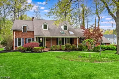 71 Tree Top Dr, Springfield, NJ 07081