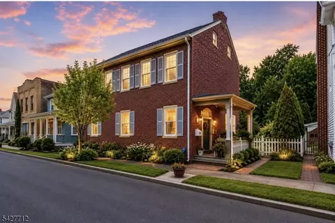 323 Water St, Belvidere, NJ 07823