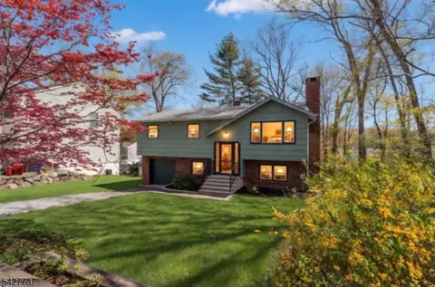 307 Santa Fe Trl, Hopatcong, NJ 07843