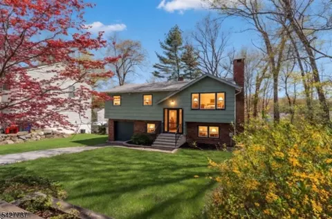 307 Santa Fe Trl, Hopatcong, NJ 07843