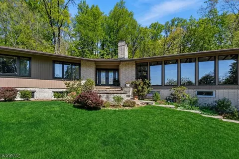 38 Farview Rd, Millburn, NJ 07041