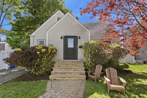 1115 Tuxedo Sq, Teaneck, NJ 07666