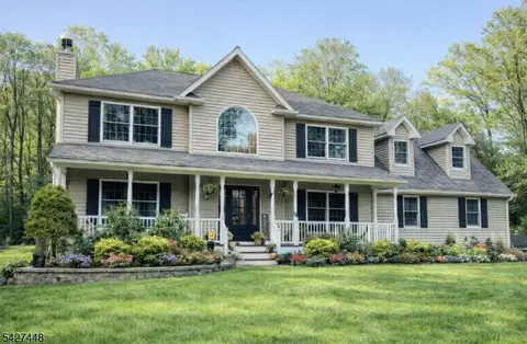 105 Orben Dr, Landing, NJ 07850