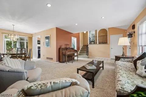 Entry Way - 66 Warwick Cir, Springfield, NJ 07081 photo 2 of 5