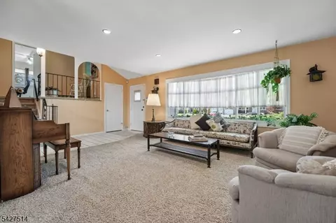 Other - 66 Warwick Cir, Springfield, NJ 07081 photo 2 of 10