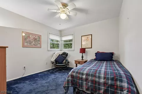 Bedroom - 66 Warwick Cir, Springfield, NJ 07081 photo 4 of 5