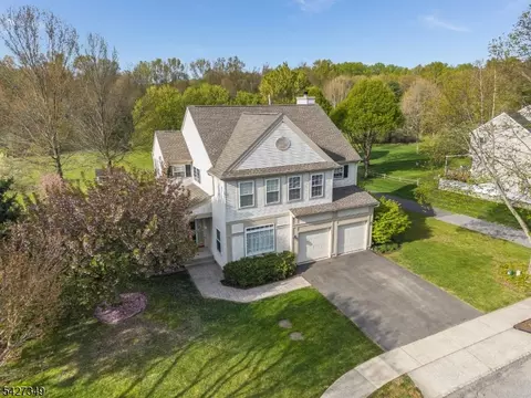 45 Grandin Ct, Union Twp, NJ 08802