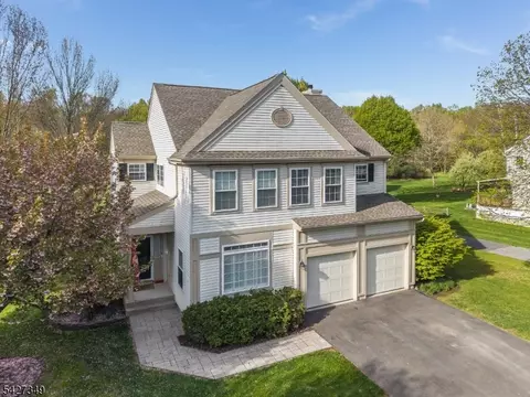 45 Grandin Ct, Union Twp, NJ 08802