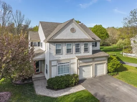 45 Grandin Ct, Union Twp, NJ 08802