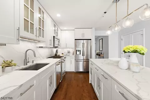 1125 Maxwell Ln #1115, Hoboken, NJ 07030