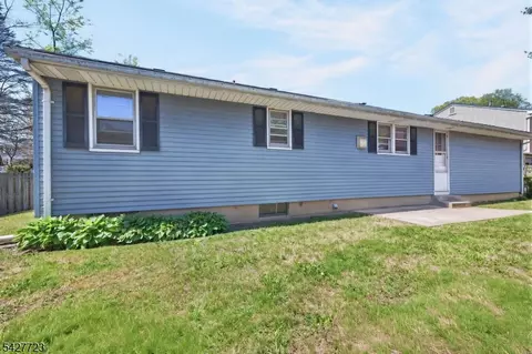 126 Jay Pl, Middlesex, NJ 08846 photo 7