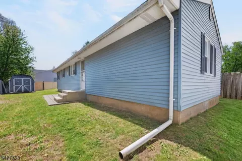 126 Jay Pl, Middlesex, NJ 08846 photo 6
