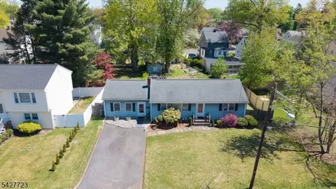 126 Jay Pl, Middlesex, NJ 08846 photo 3