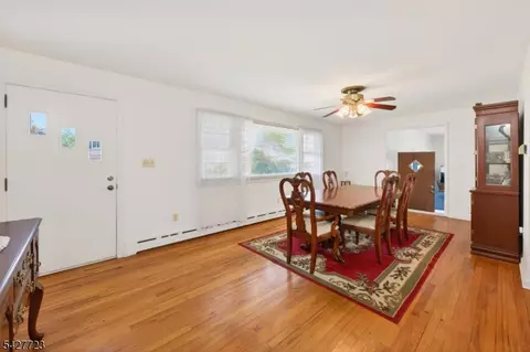 126 Jay Pl, Middlesex, NJ 08846 photo 13