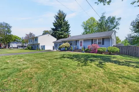 126 Jay Pl, Middlesex, NJ 08846 photo 5