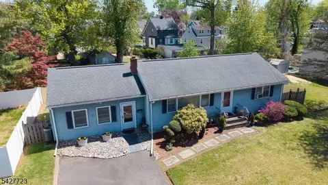 126 Jay Pl, Middlesex, NJ 08846 photo 2