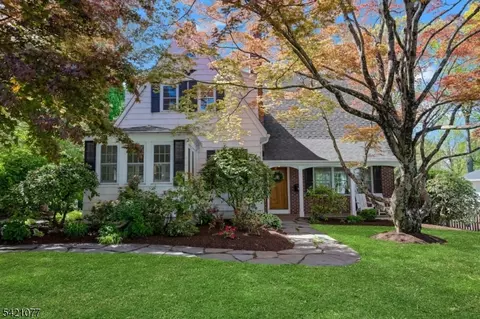 153 N Passaic Ave, Chatham, NJ 07928