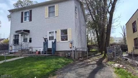 65 Hamilton St #2, East Orange, NJ 07017