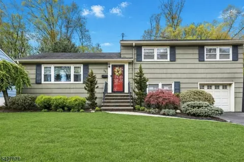 36 Wadsworth Ter, Cranford, NJ 07016