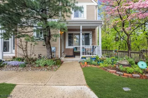 68 Hampton Ct, Hillsborough, NJ 08844