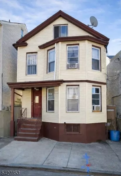 194 Mill St, Paterson, NJ 07501