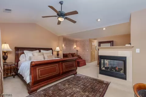 59 Spring Hill Cir, Wayne, NJ 07470 photo 17